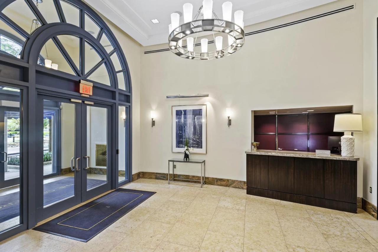 Splendid 2 Bedroom Condo At Pentagon City Arlington Buitenkant foto