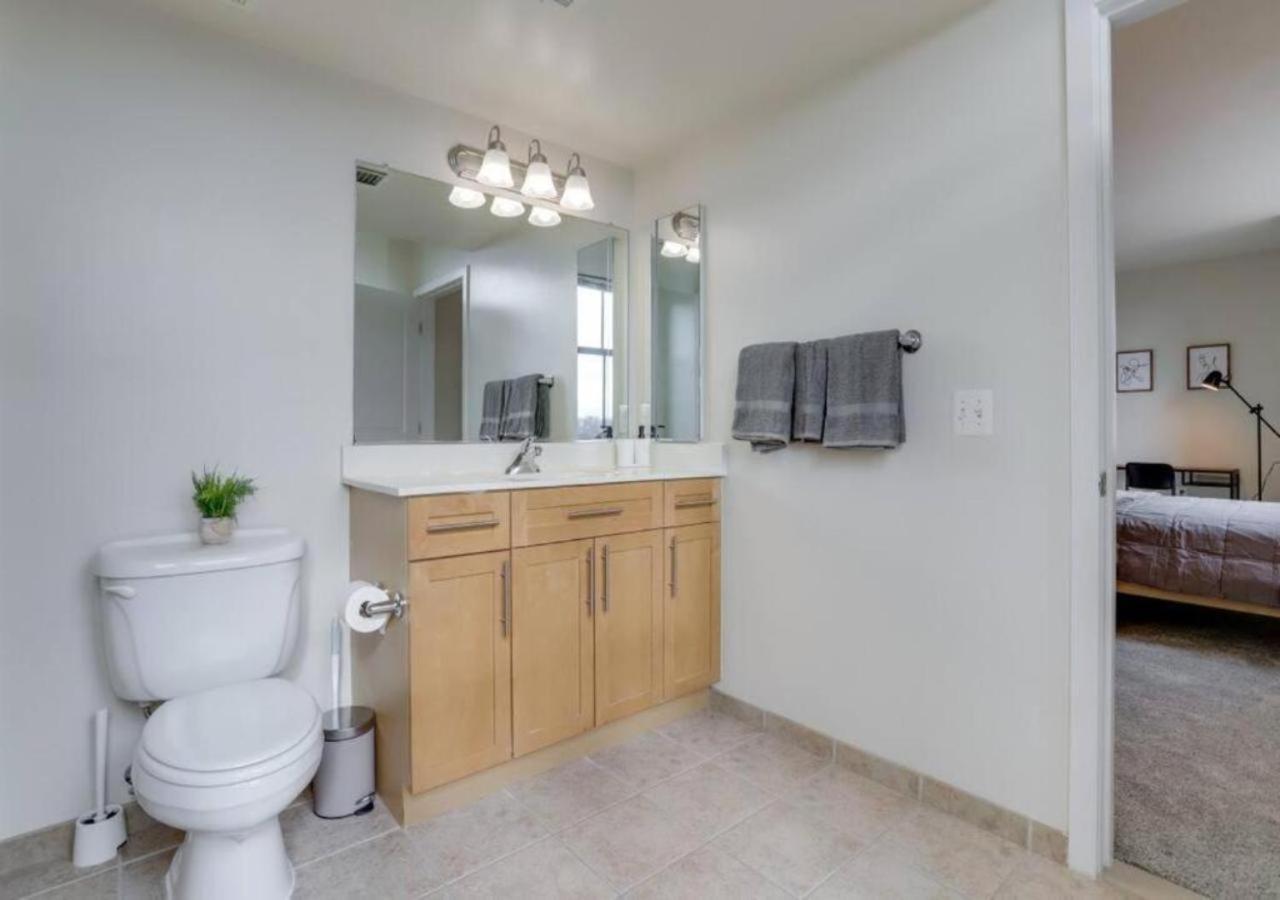 Splendid 2 Bedroom Condo At Pentagon City Arlington Buitenkant foto
