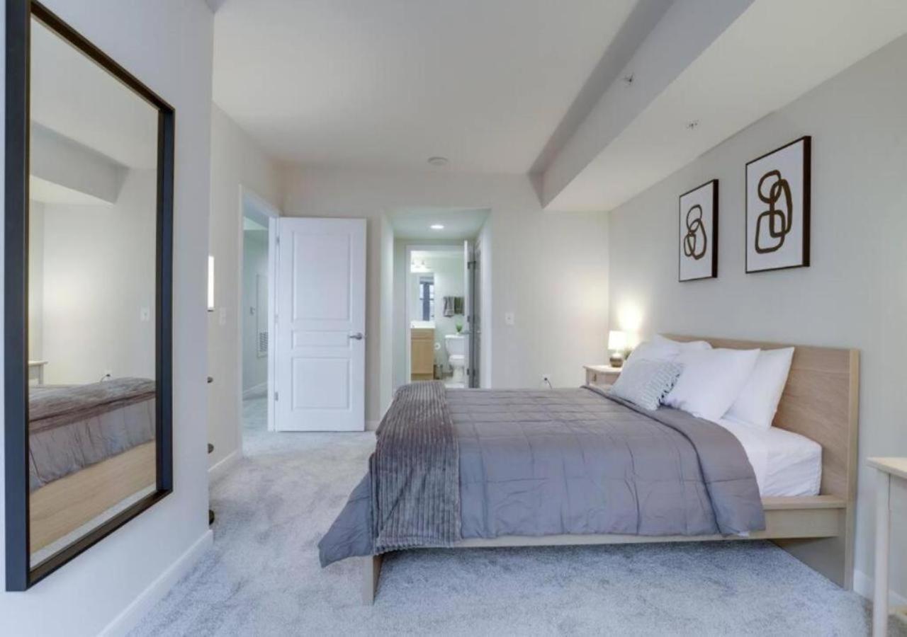 Splendid 2 Bedroom Condo At Pentagon City Arlington Buitenkant foto