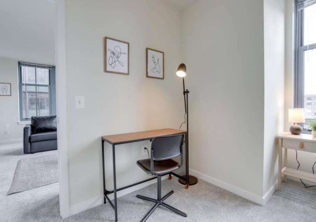 Splendid 2 Bedroom Condo At Pentagon City Arlington Buitenkant foto