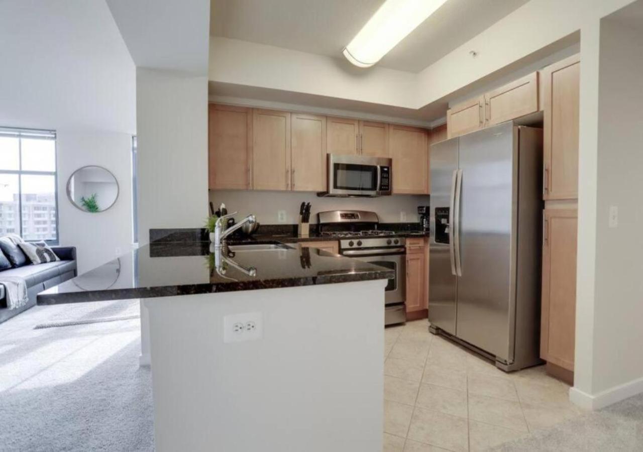 Splendid 2 Bedroom Condo At Pentagon City Arlington Buitenkant foto
